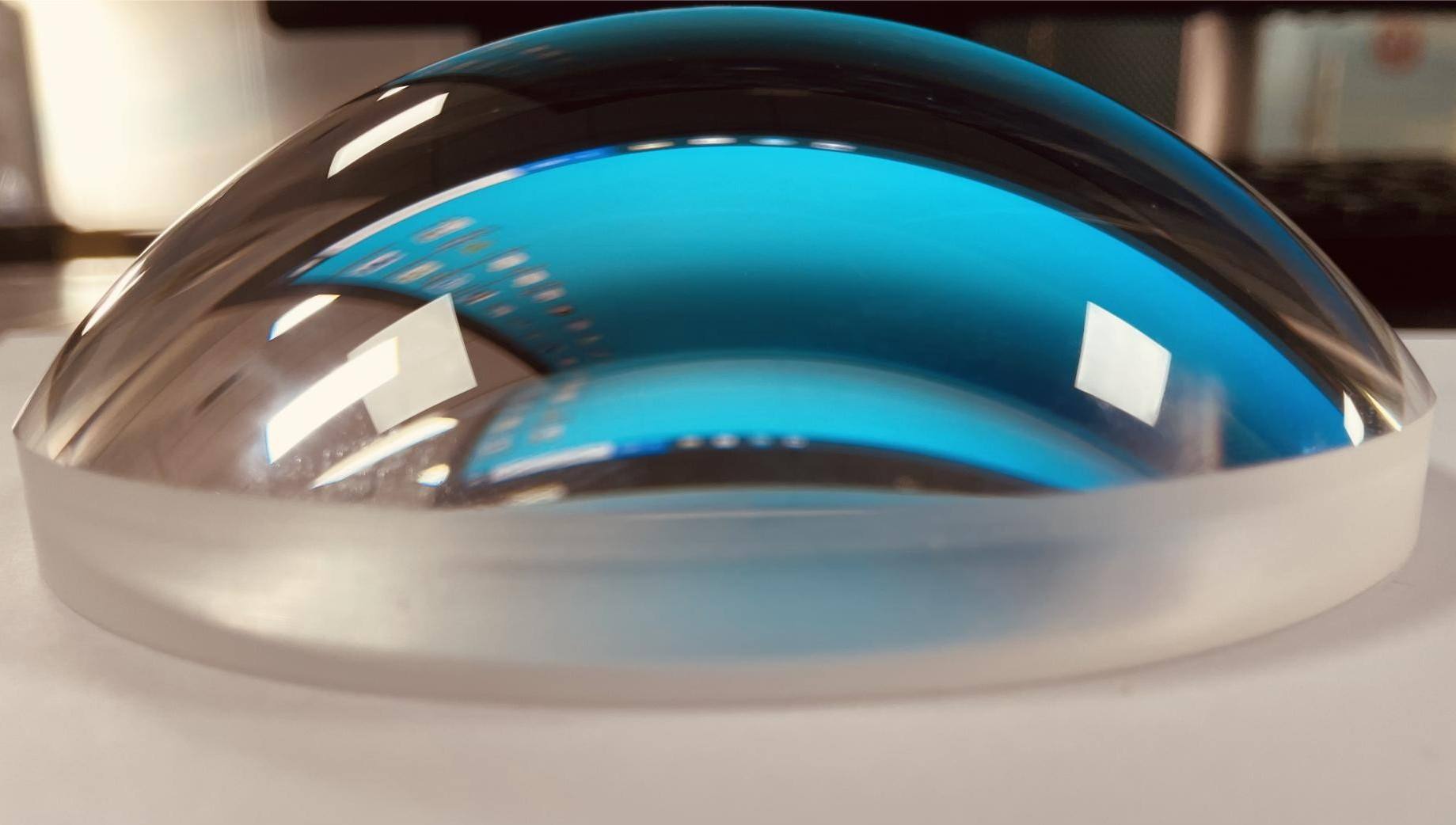 220大口径弯月透镜